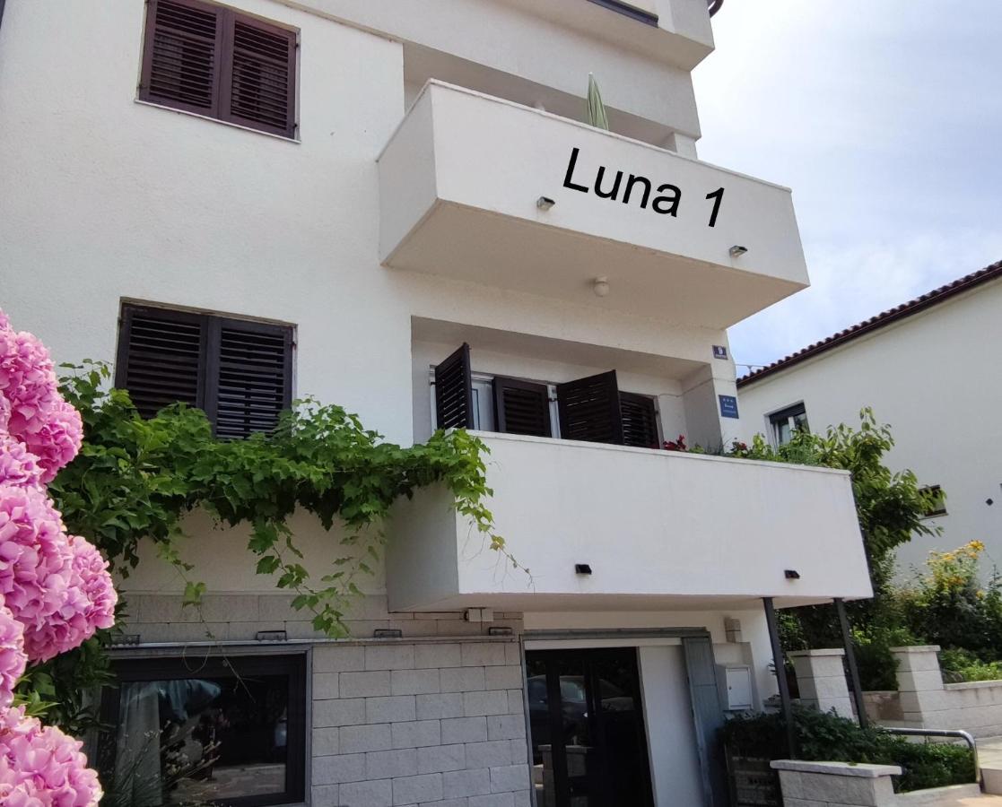 Luna 1 Poreč Buitenkant foto